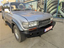 Přední pevnostní nárazník bez  bullbaru Toyota LC 80